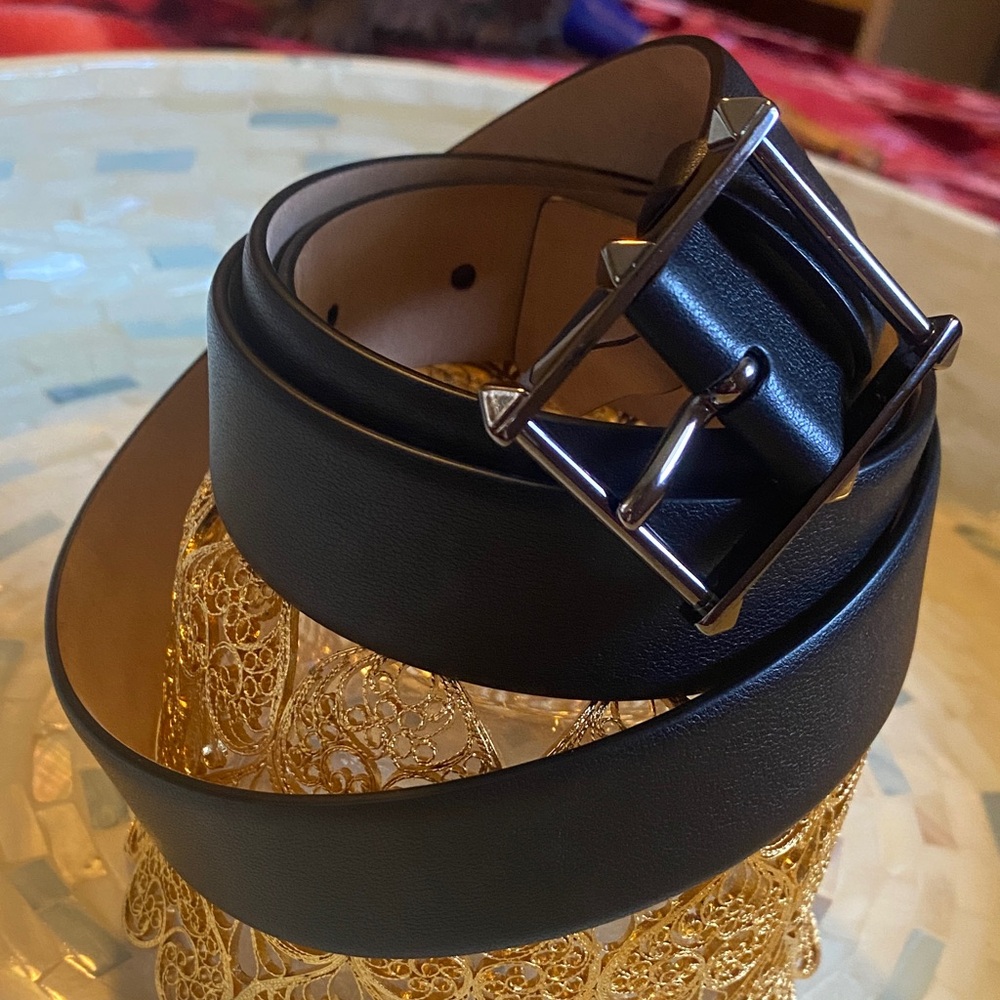 🖤😎🖤Valentino Black Leather Rock Stud Belt 120/48 Garavani.